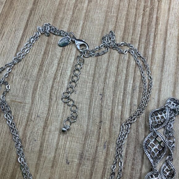 Lia Sophia Long Silver Tone Filigree Design Necklace - Picture 5 of 7